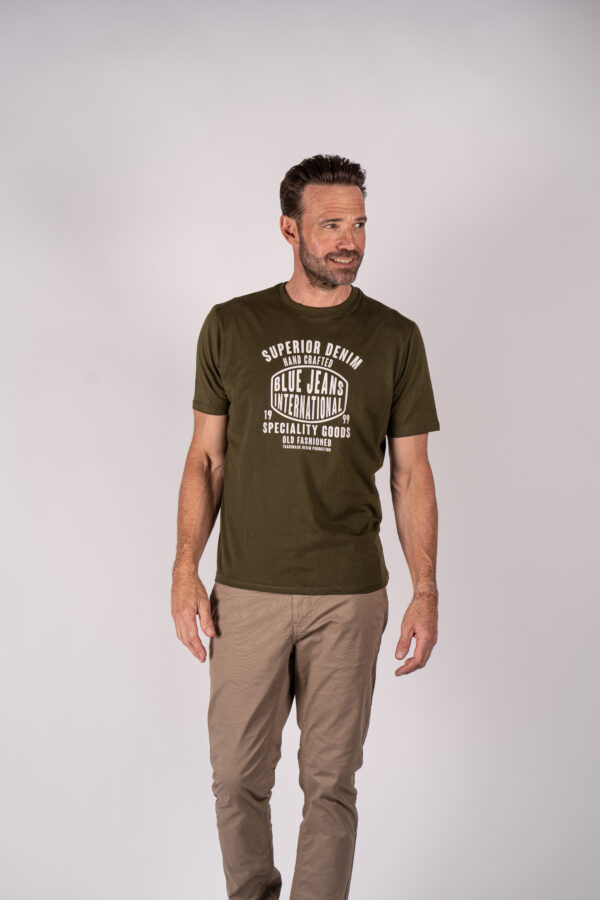 T-SHIRT ΜΕ ΣΤΑΜΠΑ in OLIVE GREEN colour